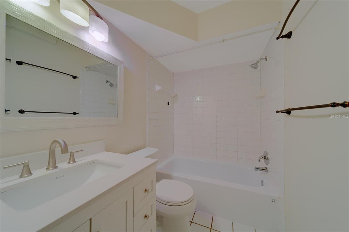 2500 HARN BOULEVARD — photo 12 of 20