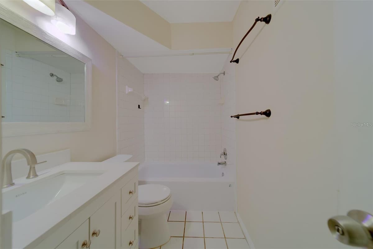 2500 HARN BOULEVARD — photo 13 of 20