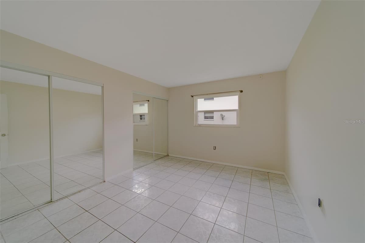 2500 HARN BOULEVARD — photo 5 of 20