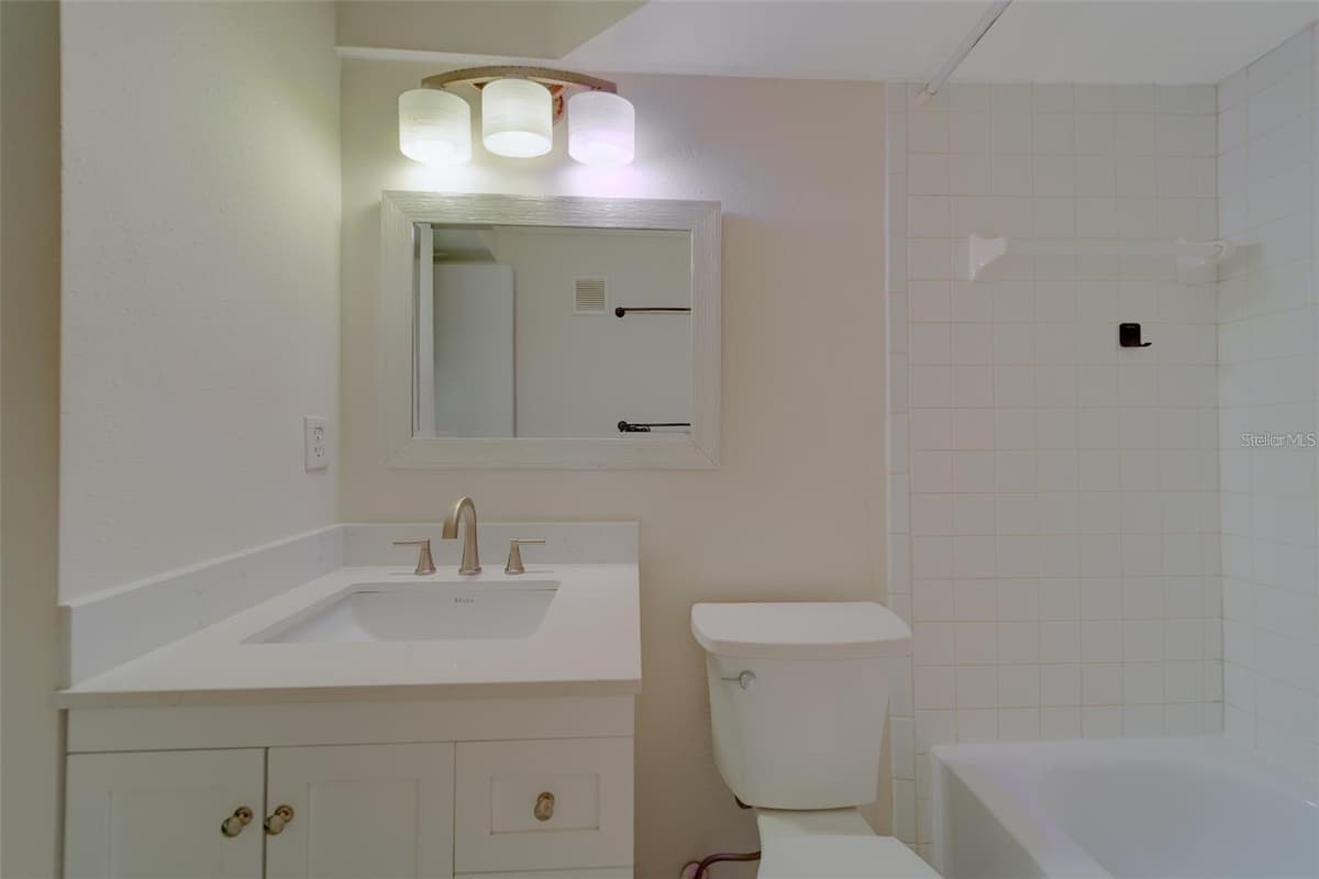 2500 HARN BOULEVARD — photo 11 of 20