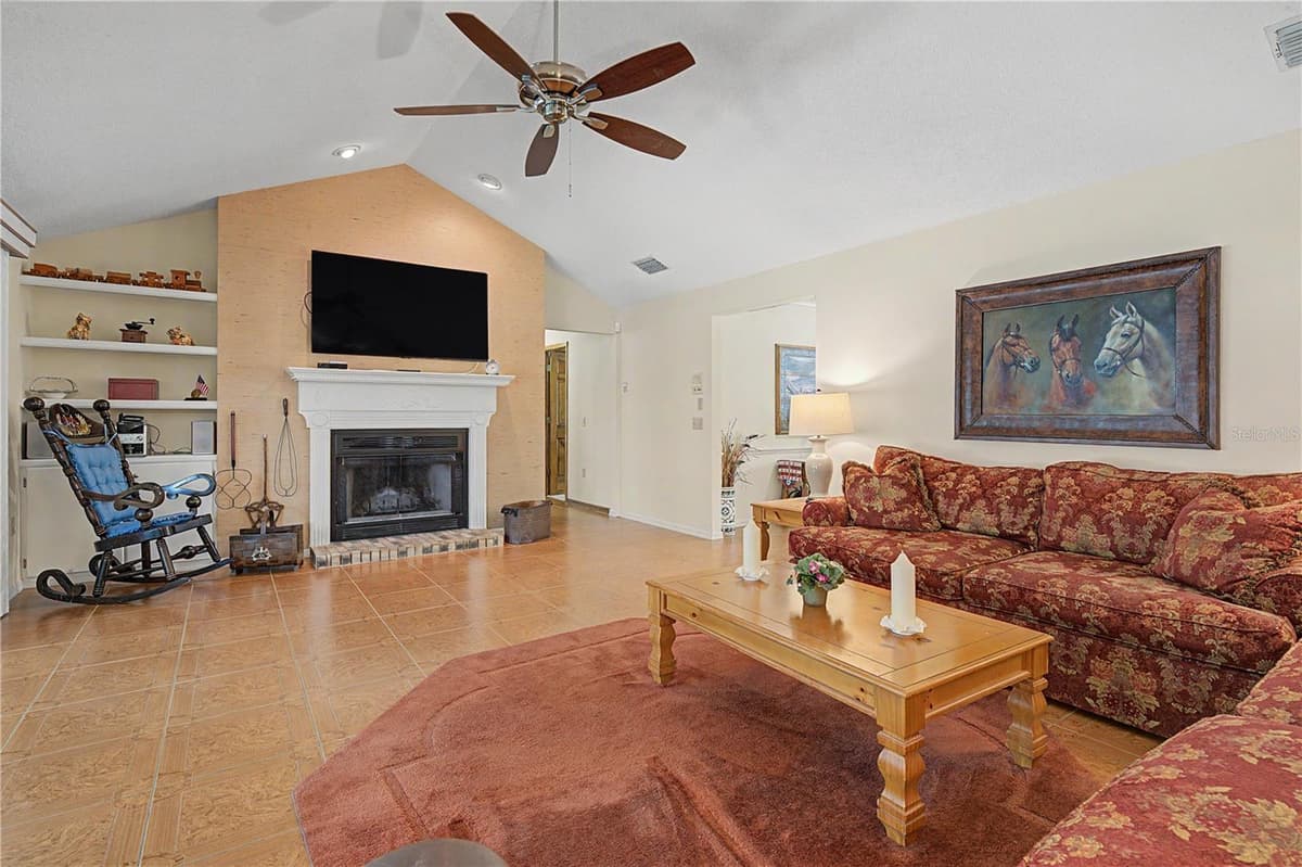 3901 BUTTONWOOD COURT — photo 10 of 54
