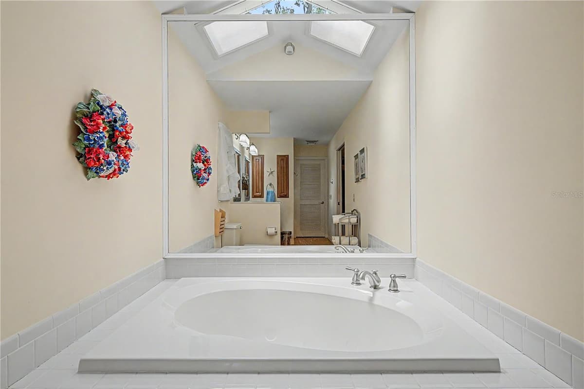 3901 BUTTONWOOD COURT — photo 22 of 54