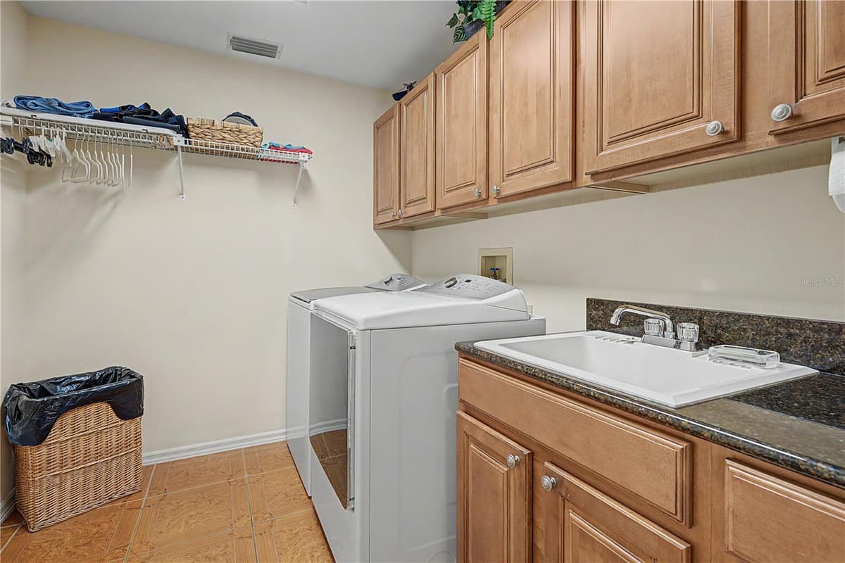 3901 BUTTONWOOD COURT — photo 37 of 54