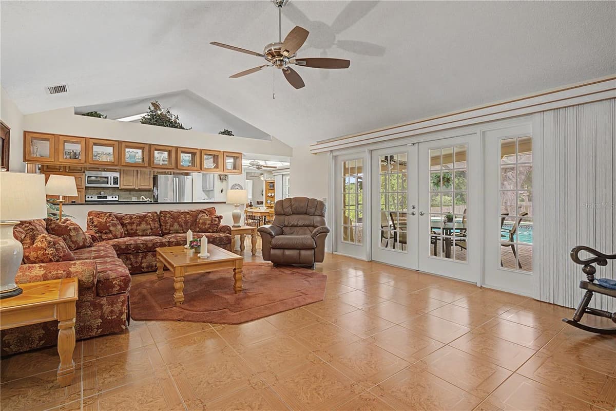 3901 BUTTONWOOD COURT — photo 11 of 54