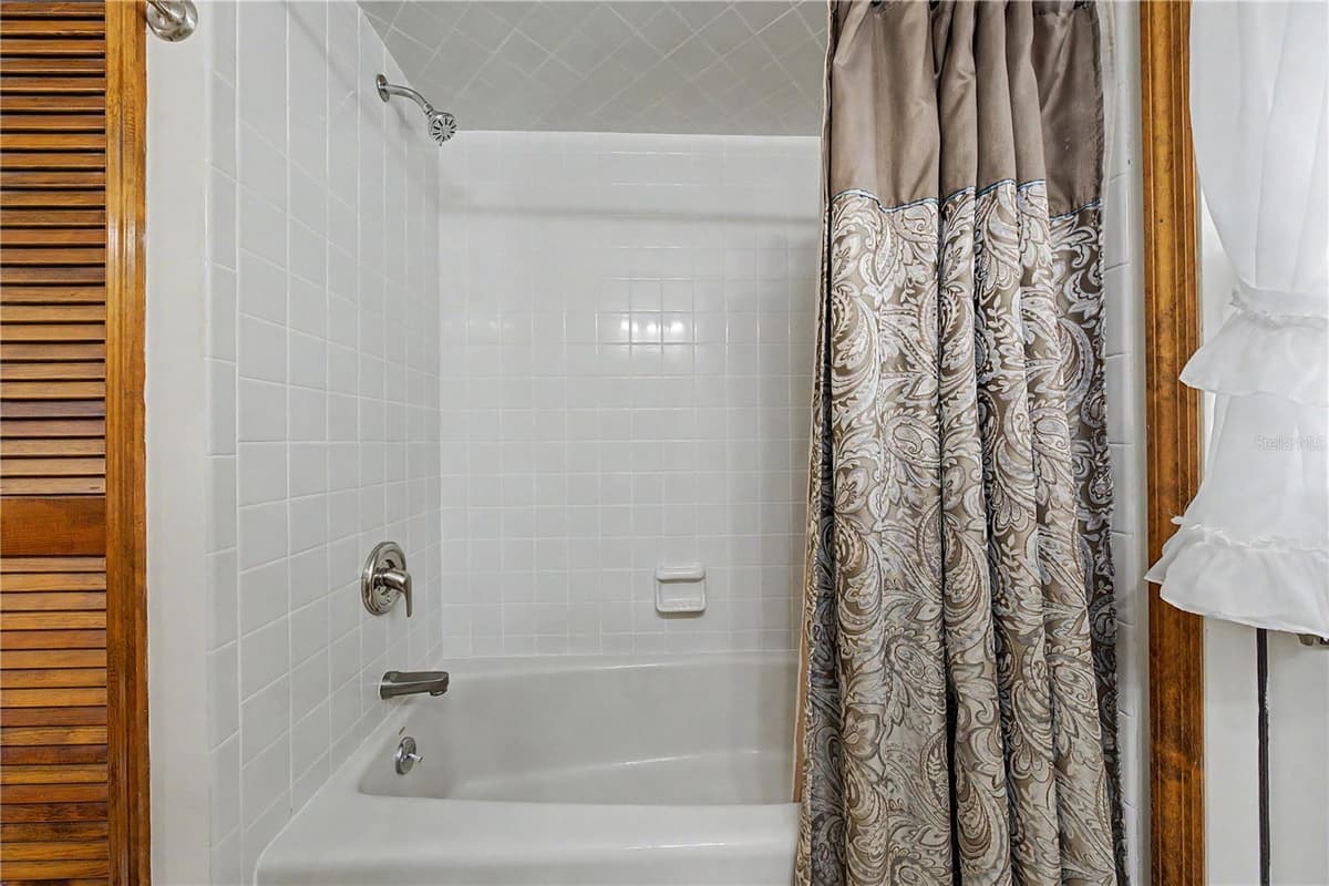 3901 BUTTONWOOD COURT — photo 36 of 54