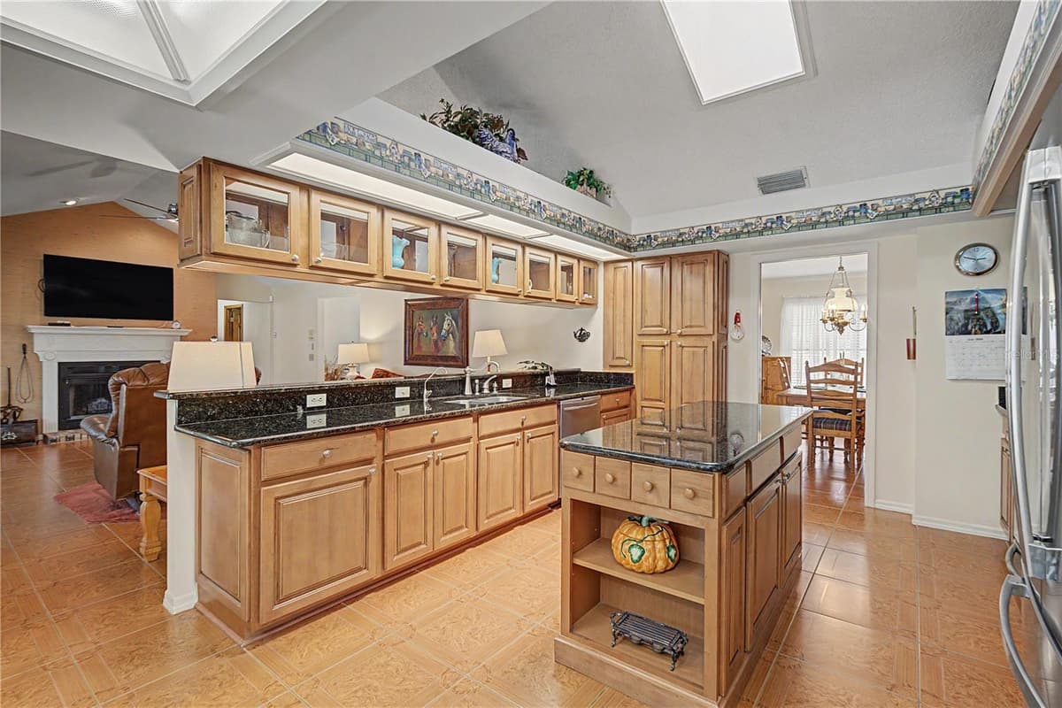 3901 BUTTONWOOD COURT — photo 12 of 54