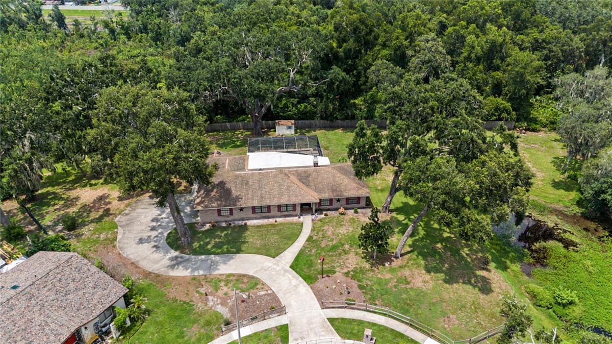 3901 BUTTONWOOD COURT — photo 3 of 54