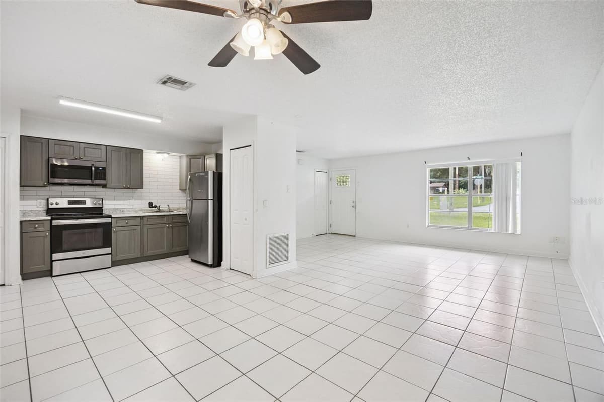 397 ORANGE AVENUE — photo 15 of 36