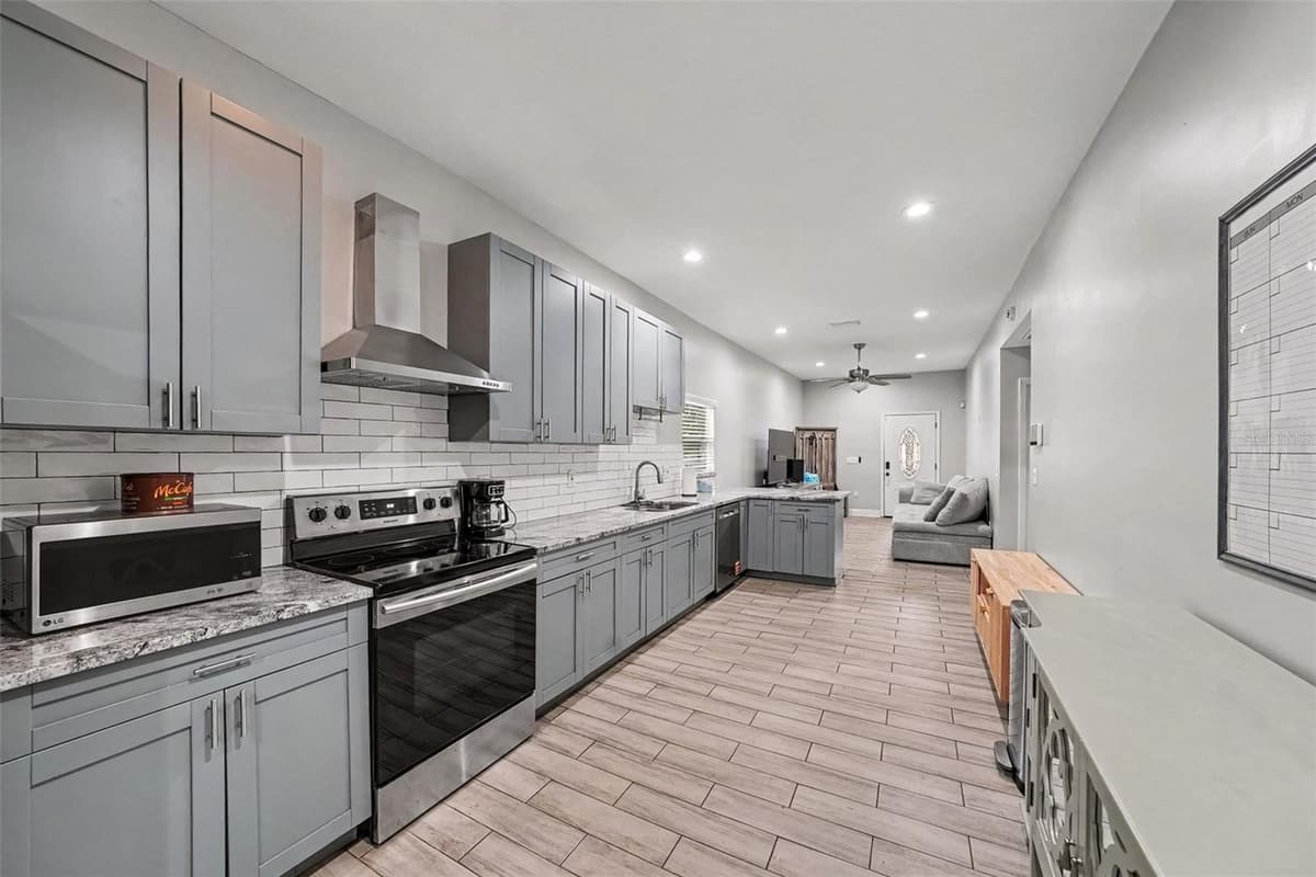 2341 CHESTNUT STREET — photo 5 of 15