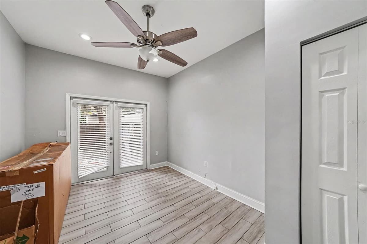 2341 CHESTNUT STREET — photo 7 of 15