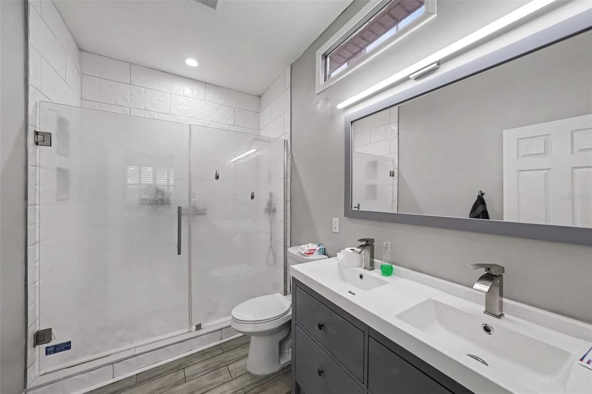 2341 CHESTNUT STREET — photo 11 of 15