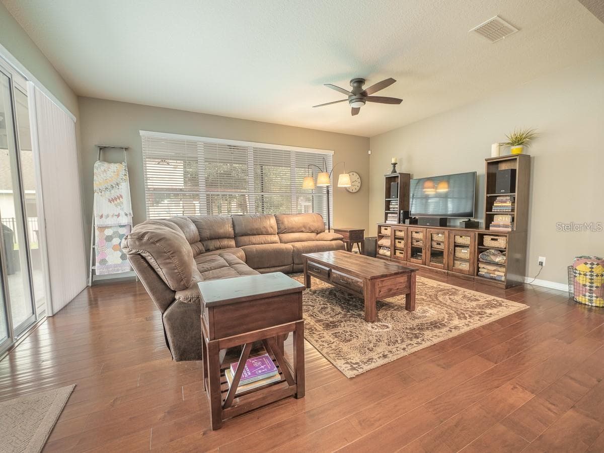 7537 BROFIELD AVENUE — photo 9 of 30