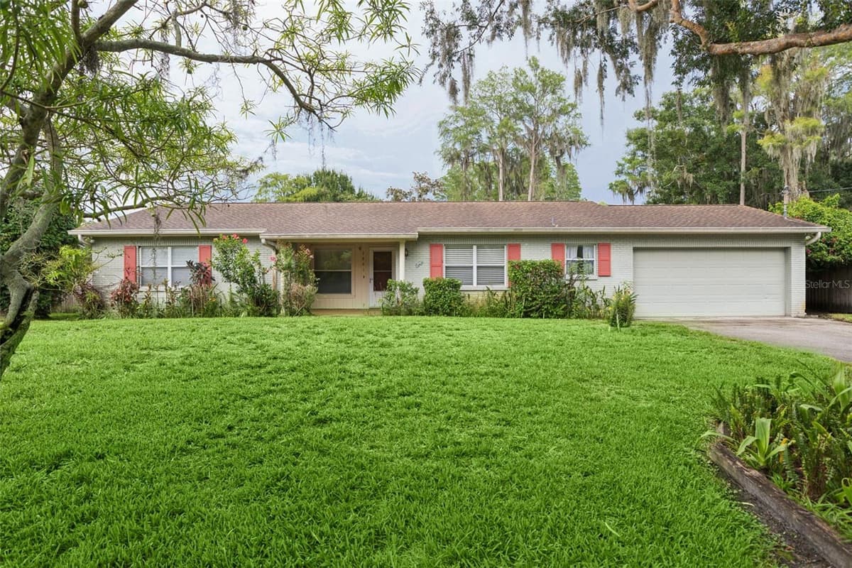 2801 WILSON CIRCLE — photo 1 of 33