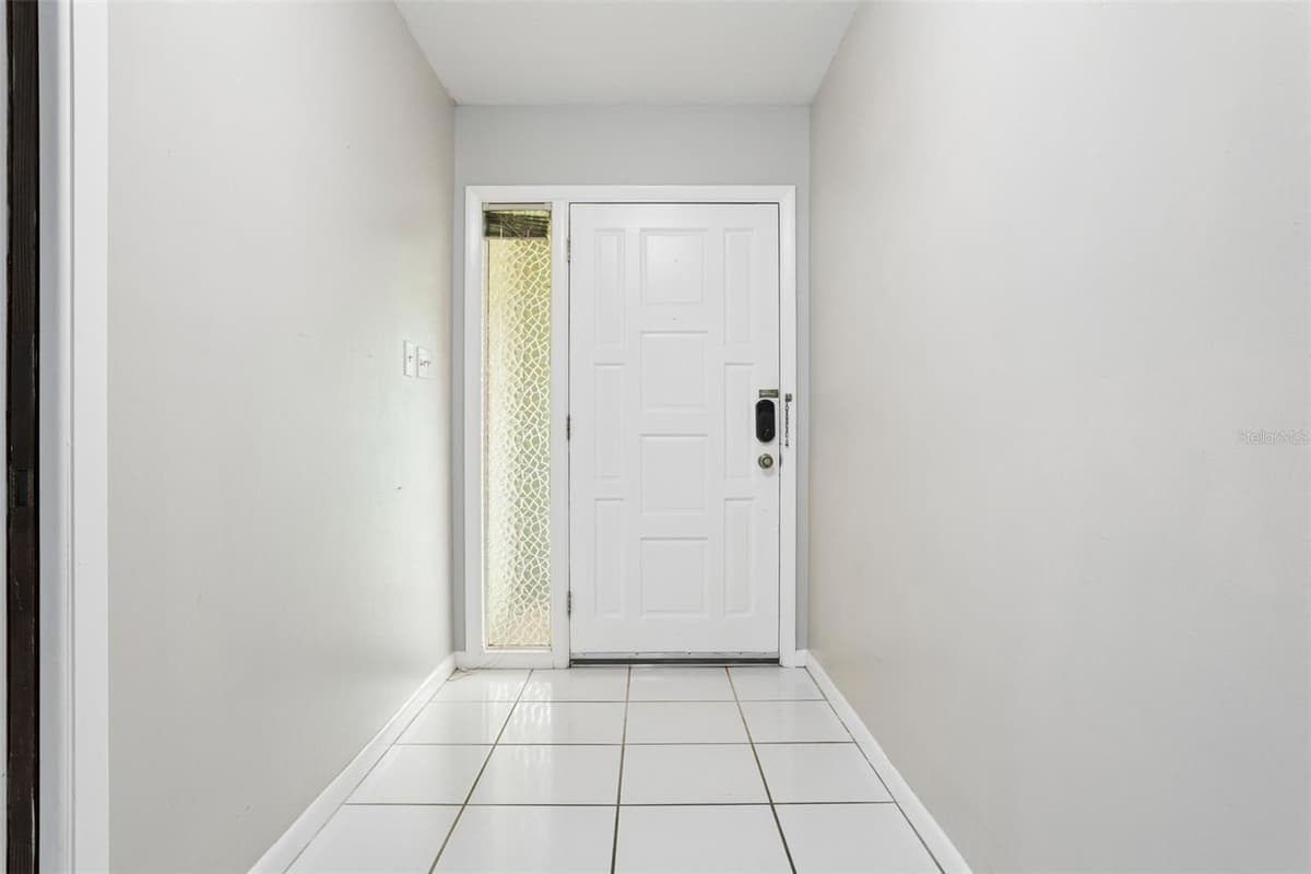 2801 WILSON CIRCLE — photo 3 of 33