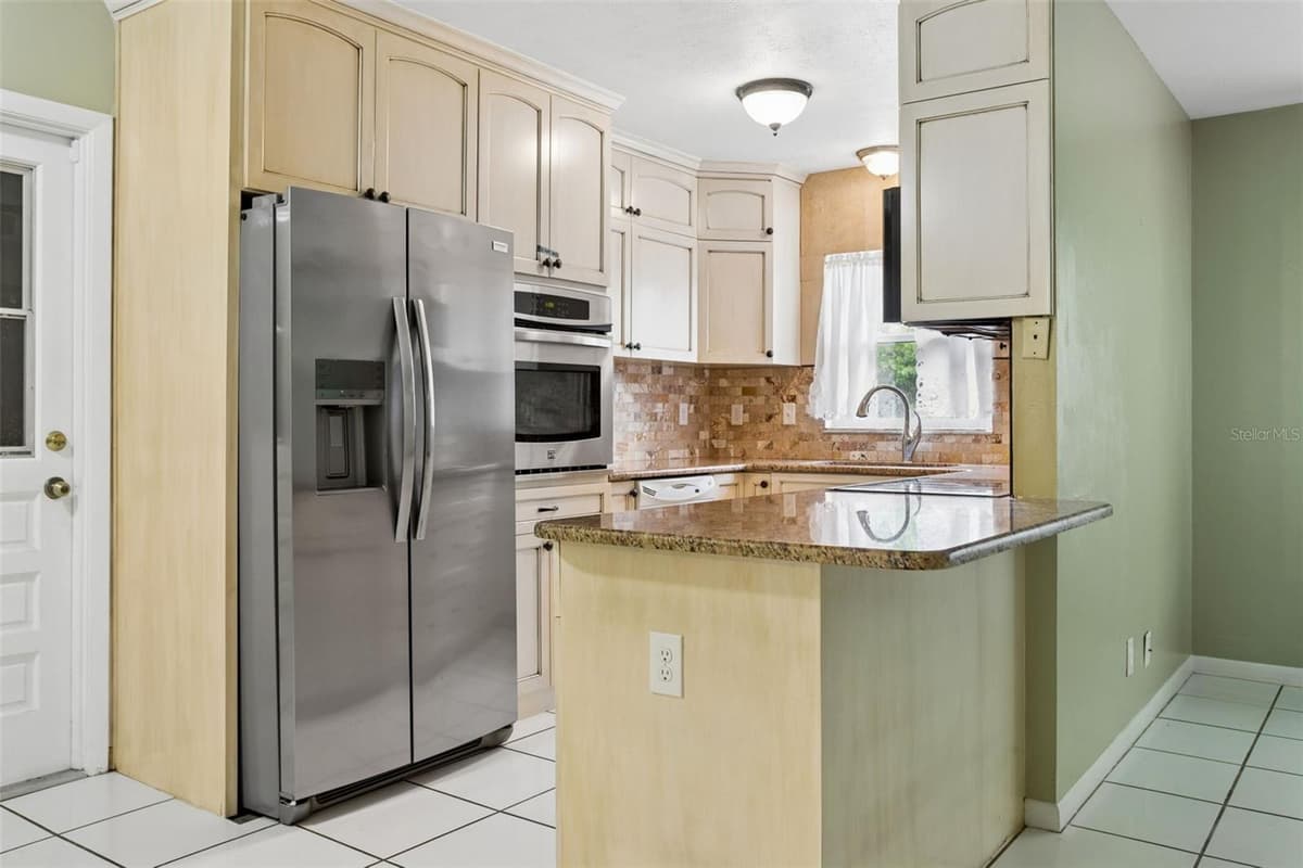 2801 WILSON CIRCLE — photo 6 of 33