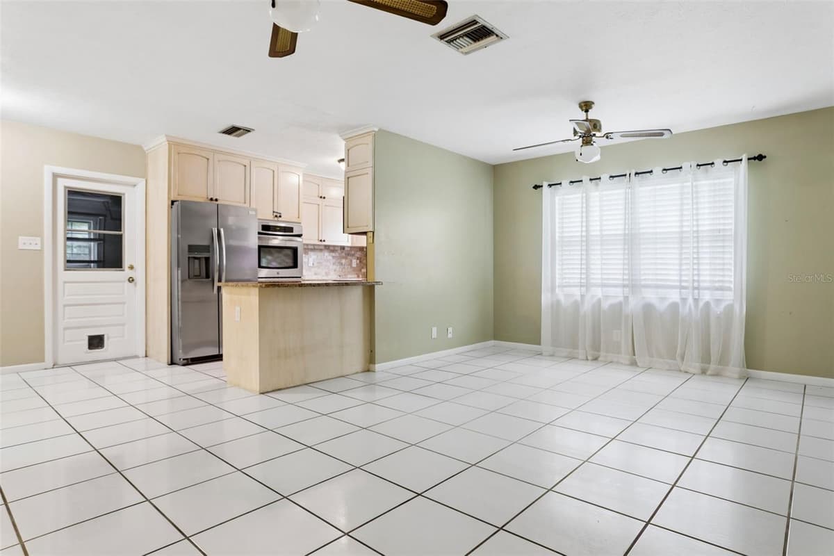 2801 WILSON CIRCLE — photo 9 of 33