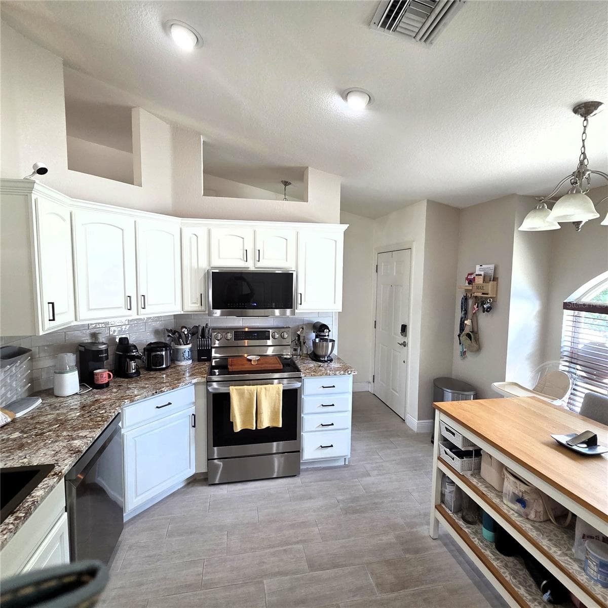 2269 COUNTRY MANOR STREET — photo 18 of 31