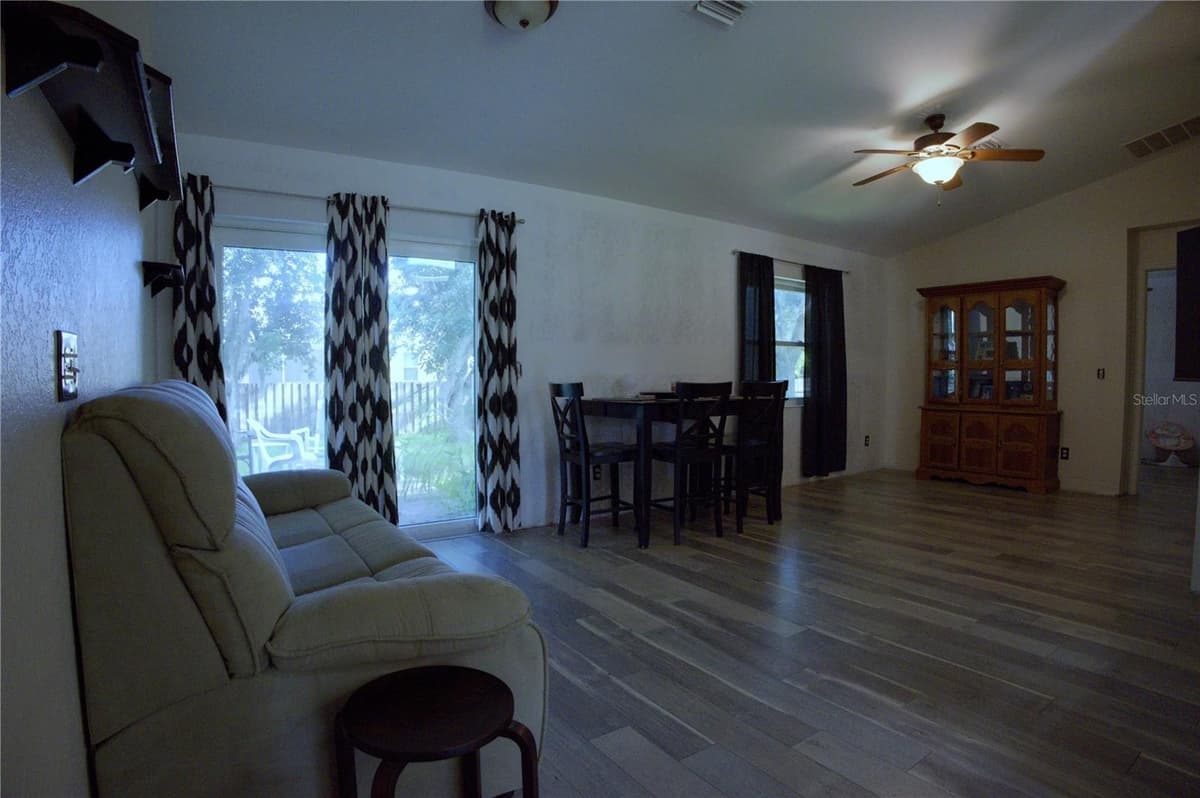 4621 ELDRON — photo 7 of 22