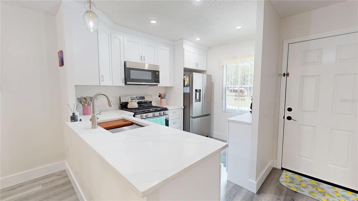 1418 ARROWHEAD CIRCLE — photo 3 of 44