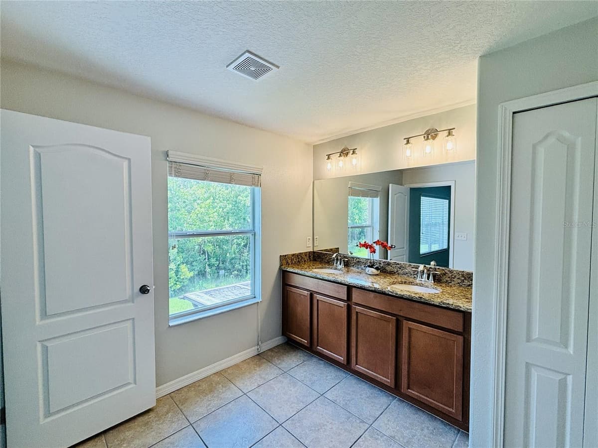 11155 SAVANNAH LANDING CIRCLE — photo 26 of 52