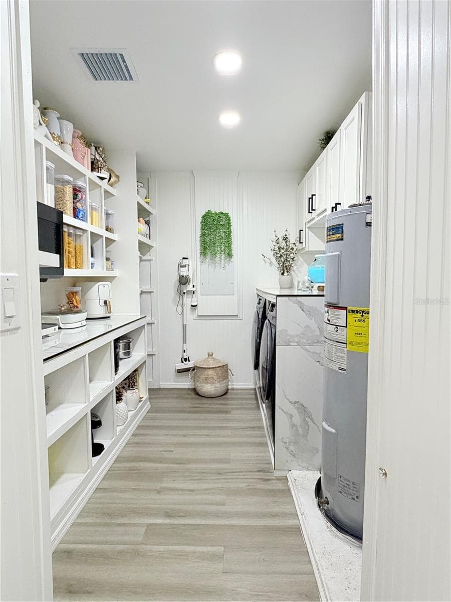 608 JAGUAR COURT — photo 10 of 56