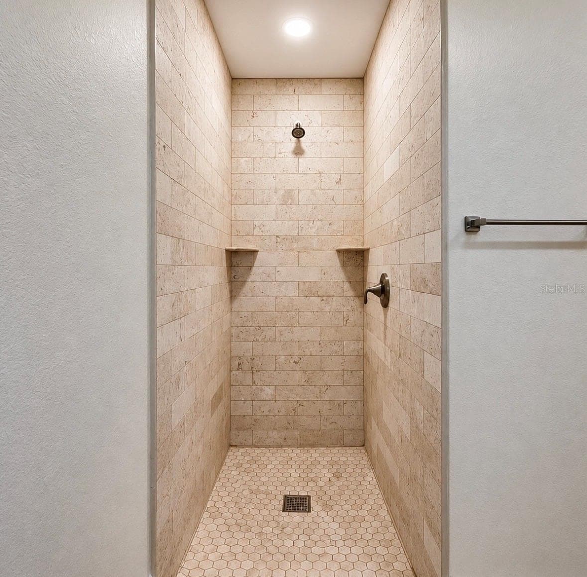 121 MARINER LANE — photo 6 of 13