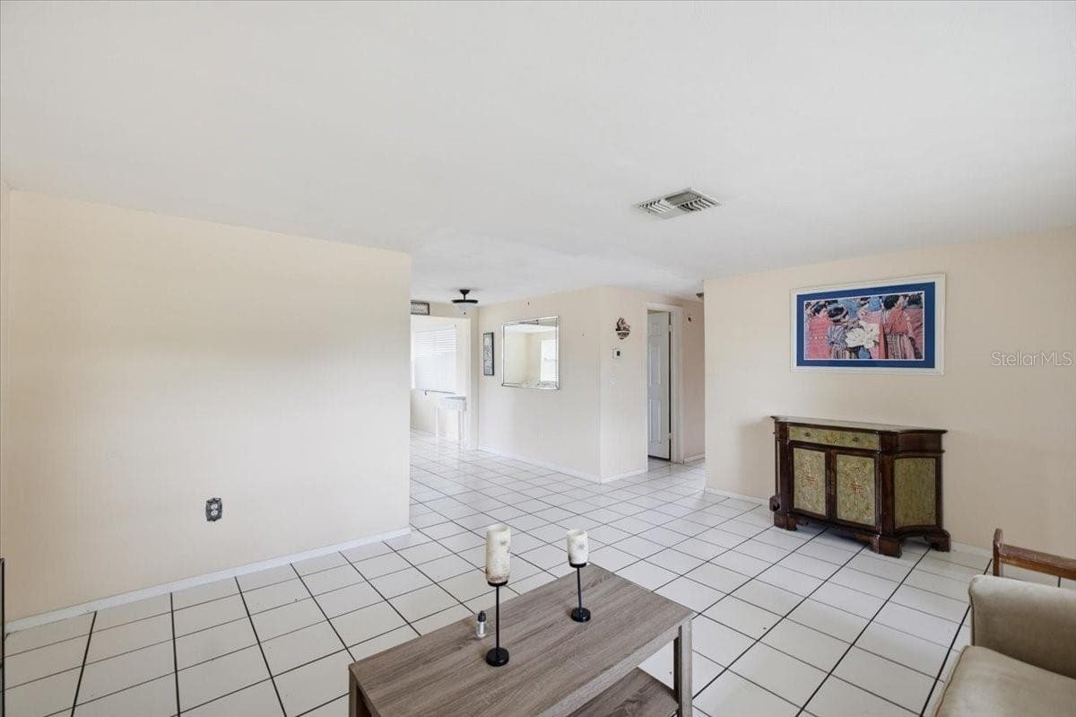 6037 MOOG ROAD — photo 10 of 27