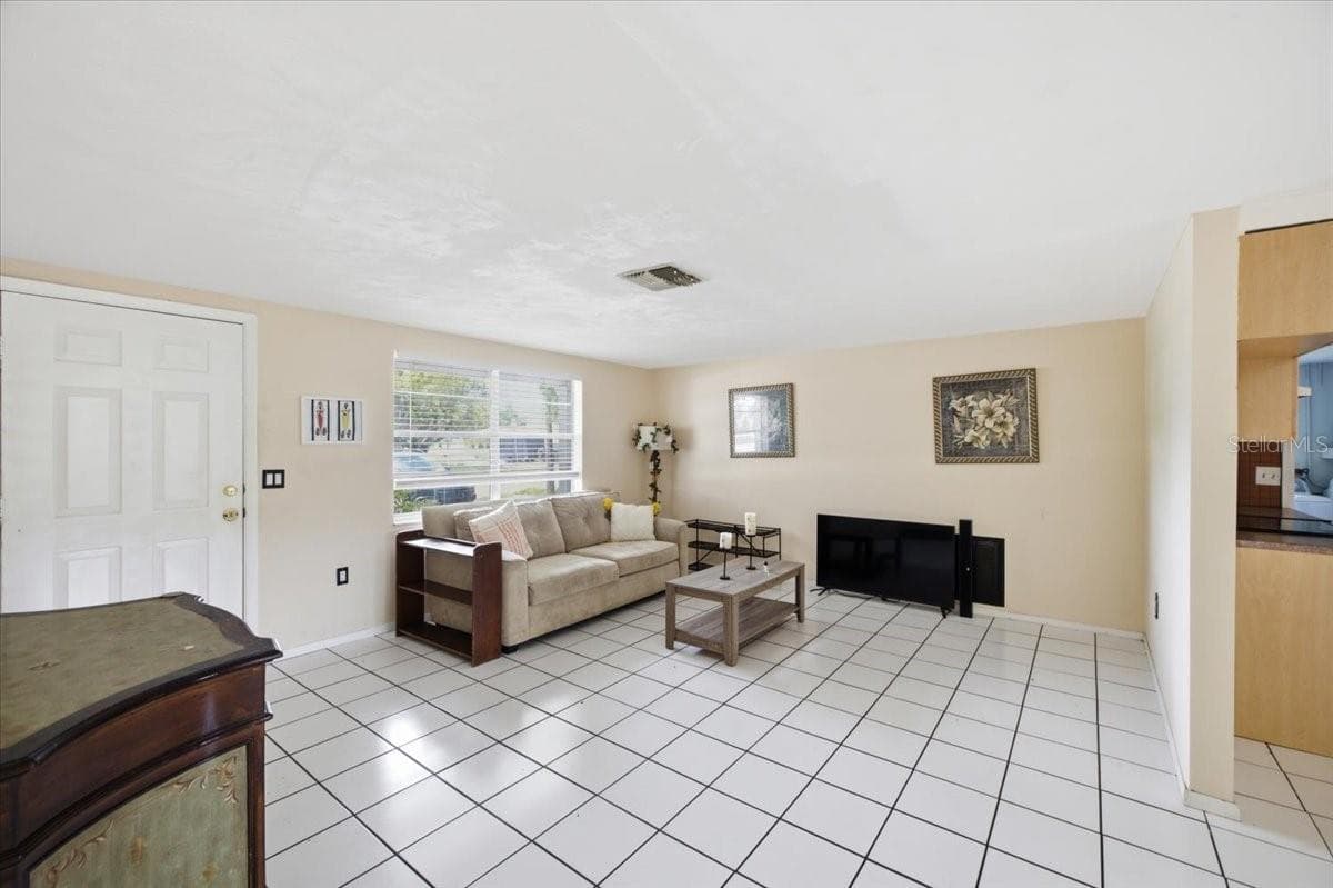 6037 MOOG ROAD — photo 12 of 27