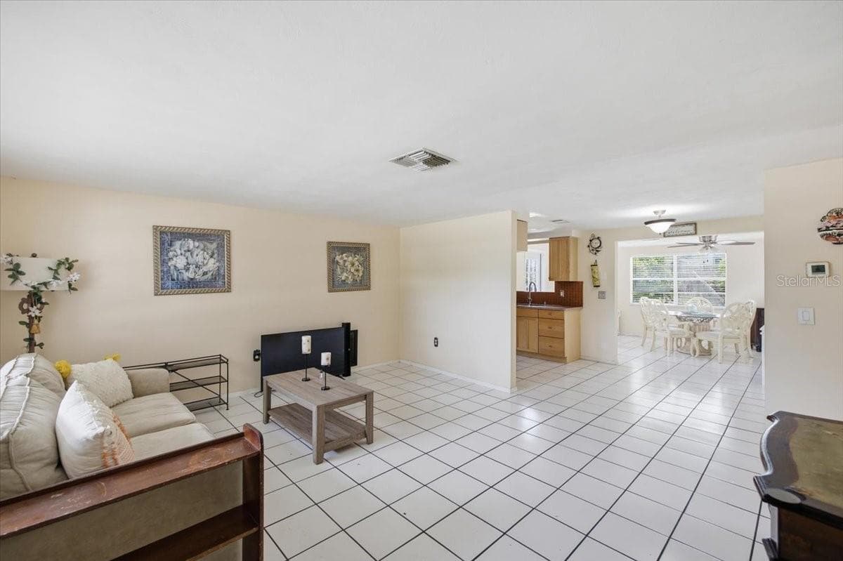 6037 MOOG ROAD — photo 9 of 27
