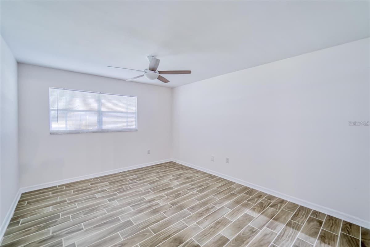 202 BEDFORD TRAIL — photo 9 of 37