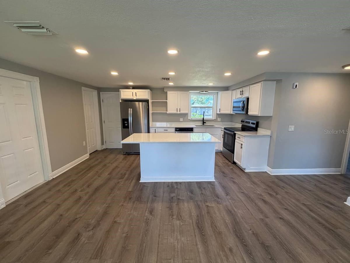 3511 CAMBRIDGE STREET — photo 12 of 39