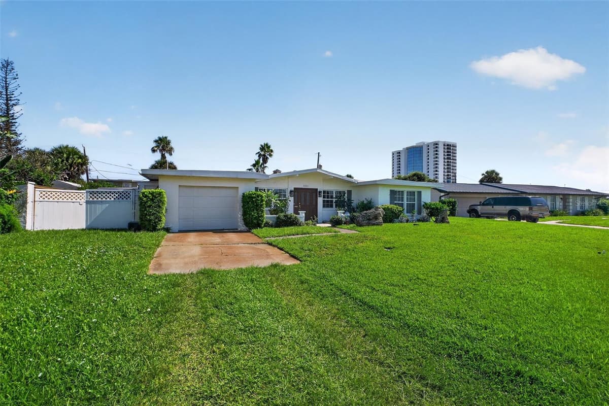 2525 CORAL WAY — photo 6 of 83