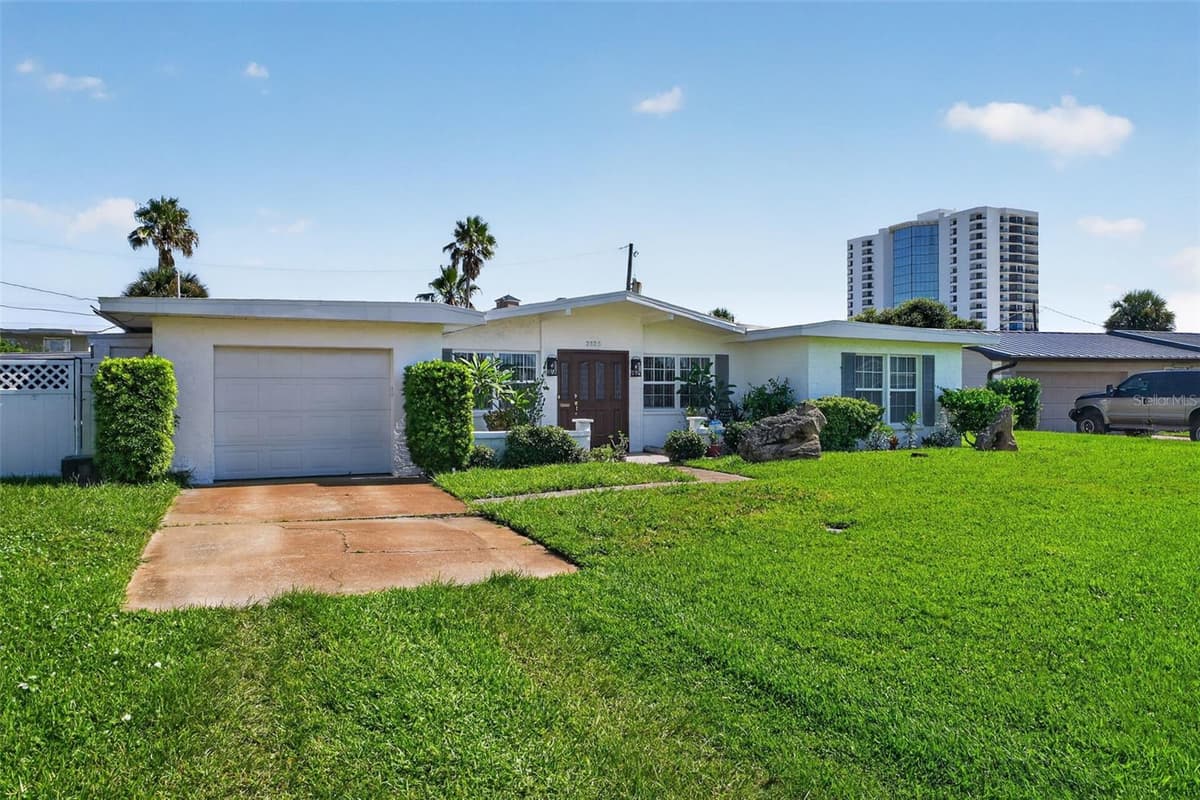 2525 CORAL WAY — photo 5 of 83