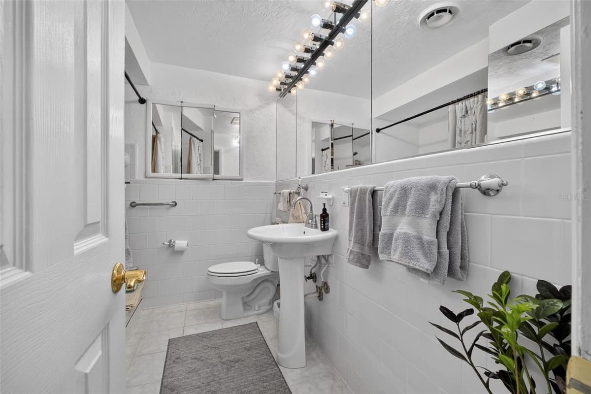 2525 CORAL WAY — photo 32 of 83