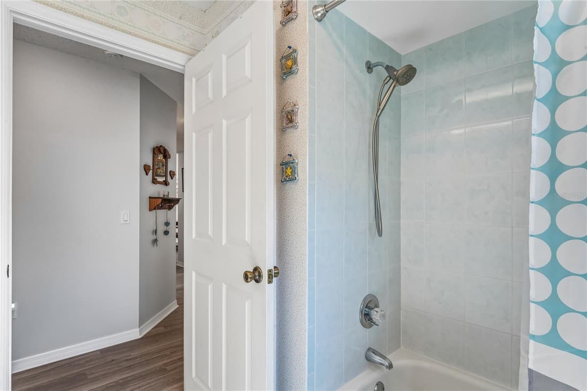 4 SPRUCE PINE COURT — photo 29 of 76