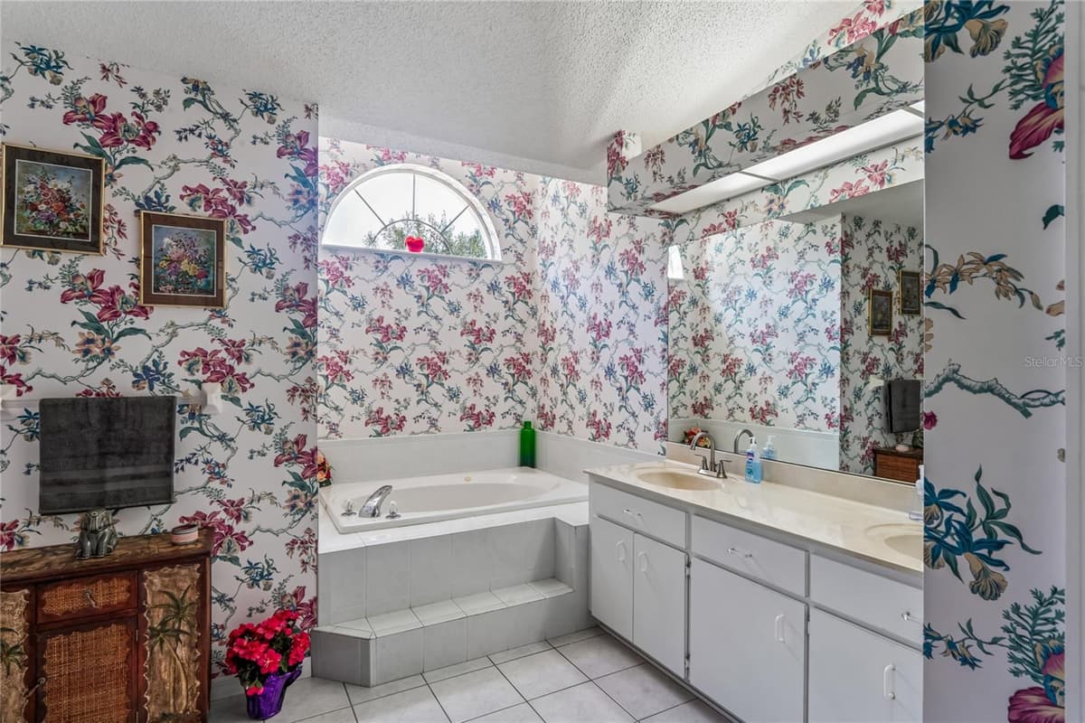 4 SPRUCE PINE COURT — photo 40 of 76