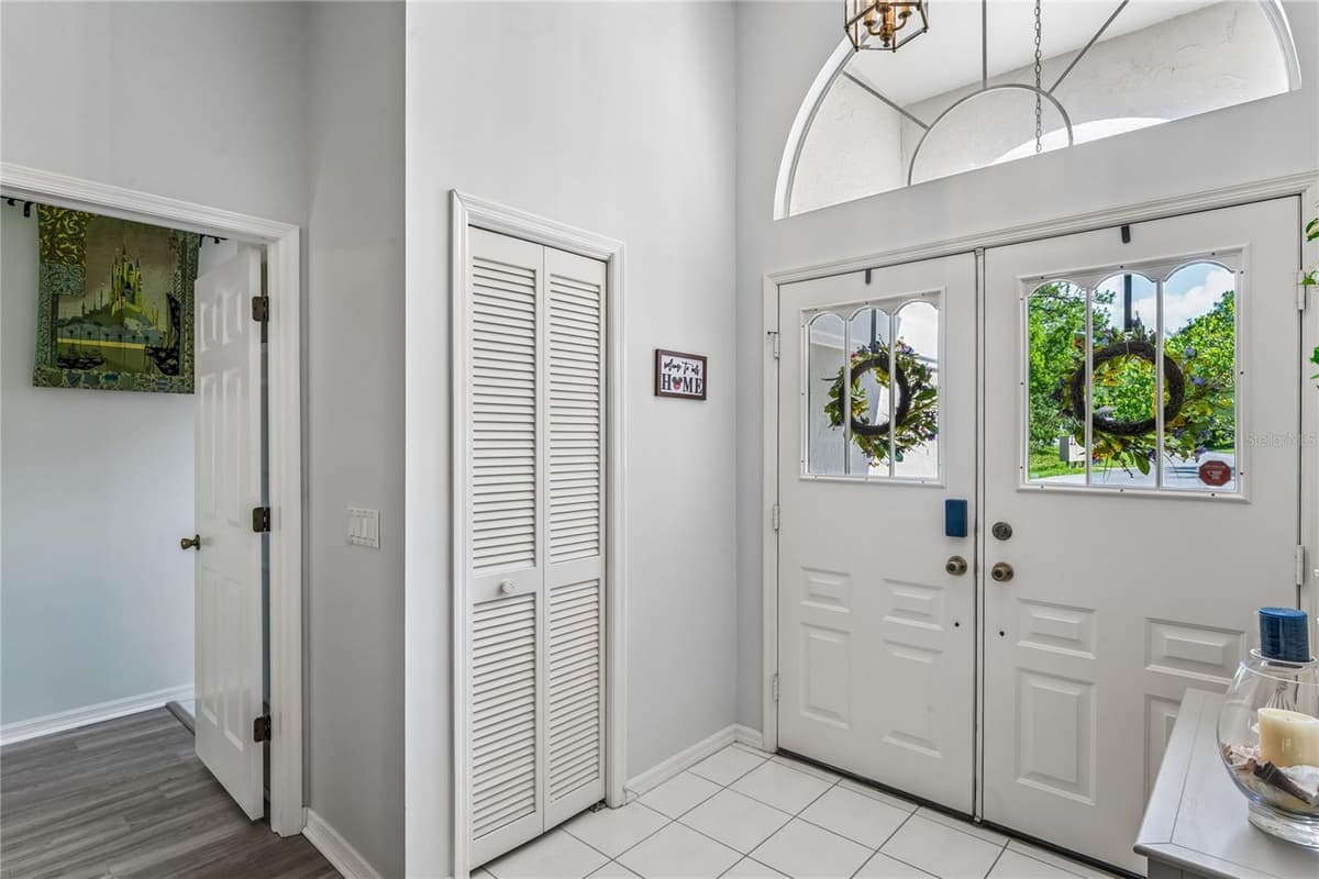 4 SPRUCE PINE COURT — photo 5 of 76