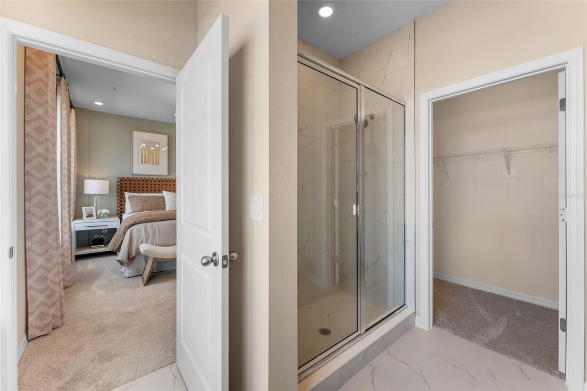 652 EMERALD GROVE DRIVE — photo 13 of 23