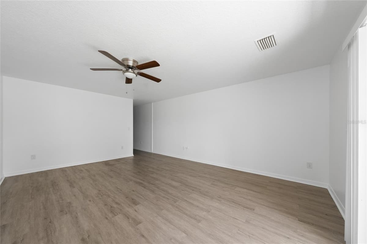 5359 RIVER ROCK ROAD — photo 15 of 35