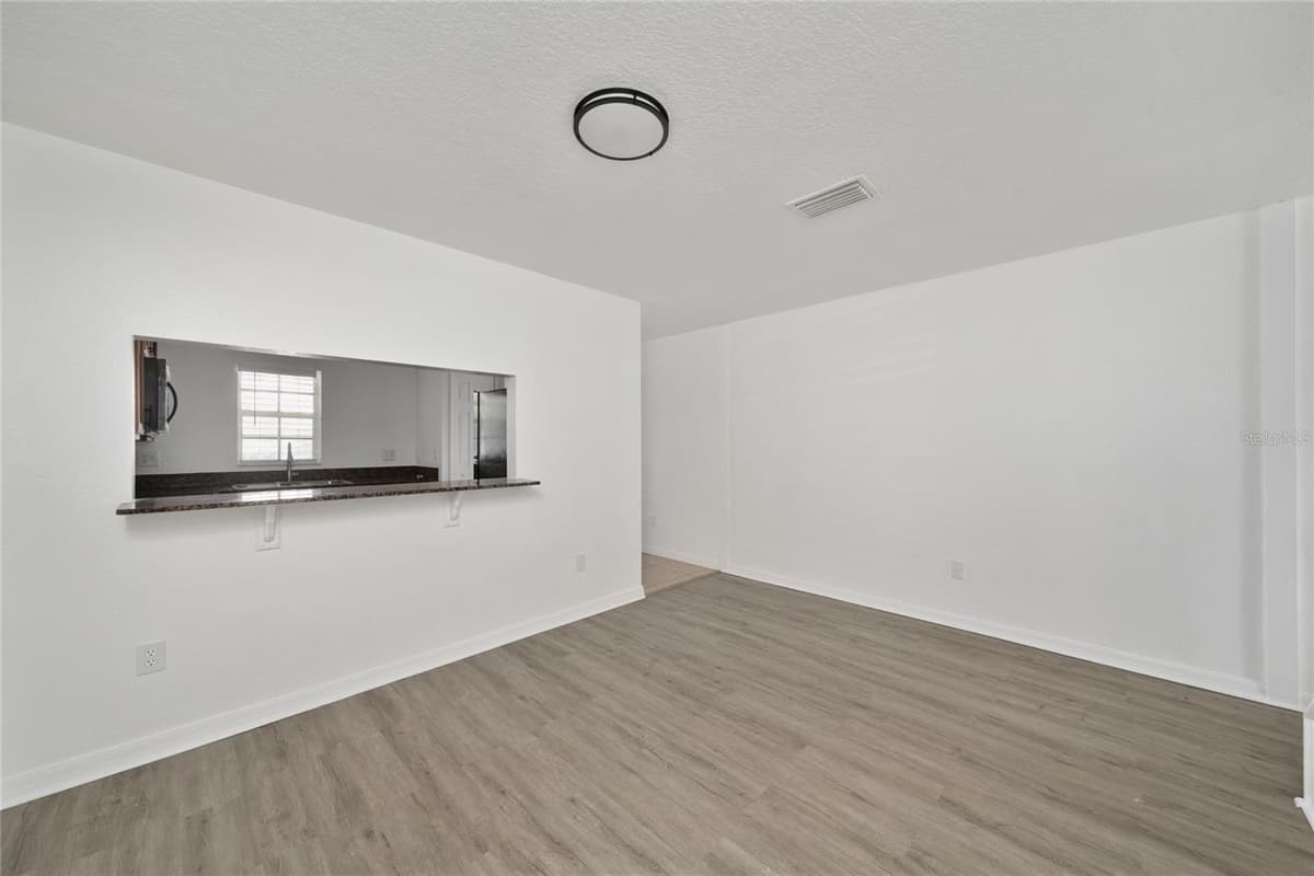 5359 RIVER ROCK ROAD — photo 12 of 35