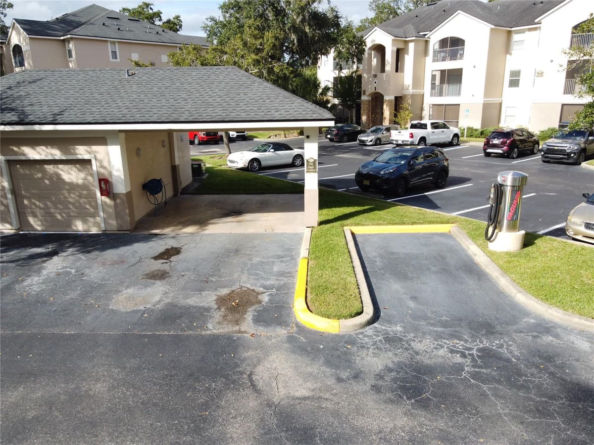 940 VILLAGE TRAIL — photo 36 of 60
