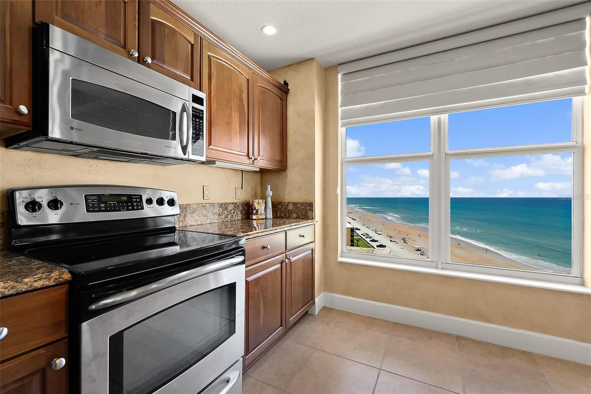 2403 ATLANTIC AVENUE — photo 17 of 74