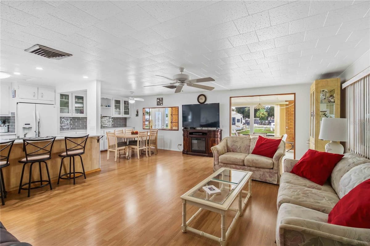 5510 DENMARK DRIVE — photo 4 of 32