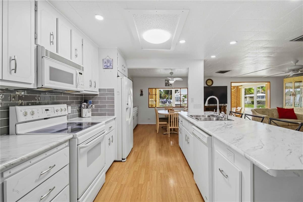 5510 DENMARK DRIVE — photo 11 of 32
