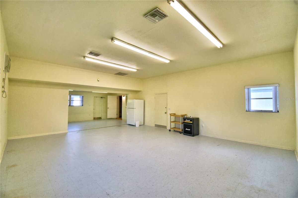 906 AVENUE M — photo 25 of 35