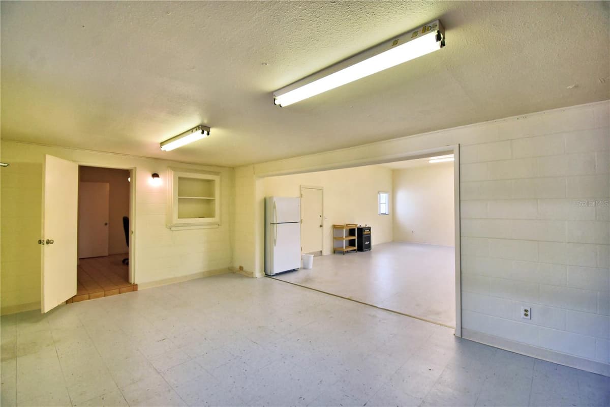 906 AVENUE M — photo 24 of 35