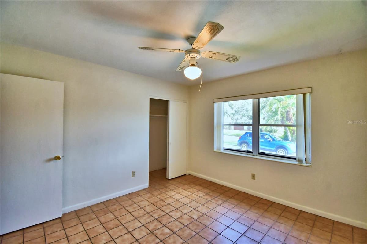 906 AVENUE M — photo 14 of 35
