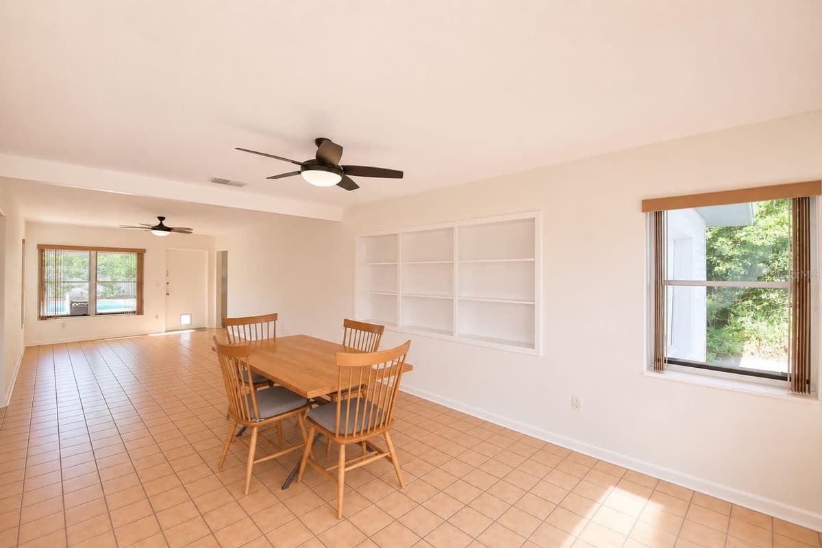 906 AVENUE M — photo 4 of 35