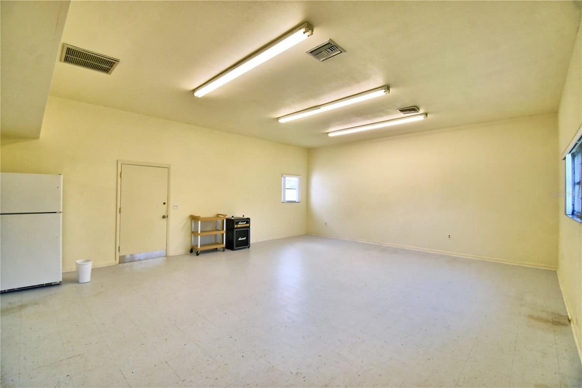 906 AVENUE M — photo 27 of 35