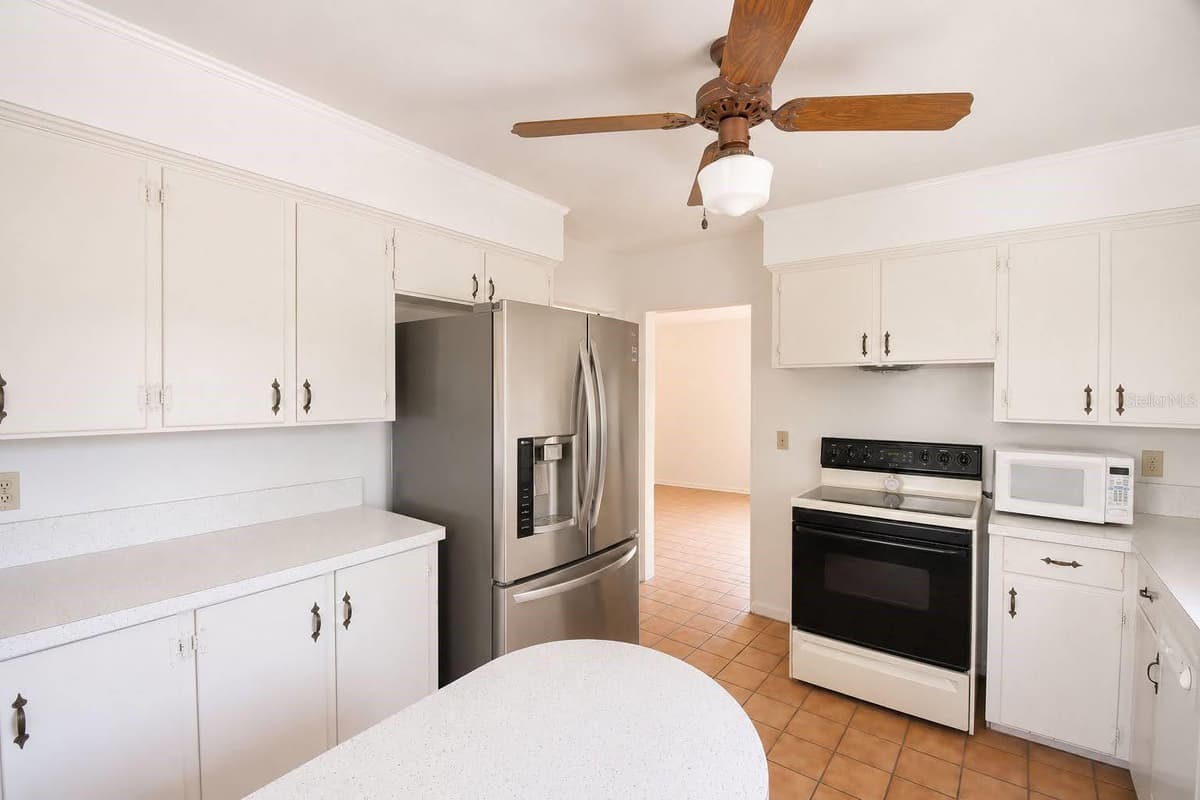 906 AVENUE M — photo 8 of 35